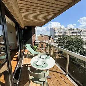 Large Sunny And Bright With Park View Appartement Oostende