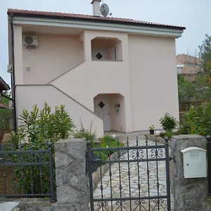 https://appartments-dobby.primorje-gorskikotar.com